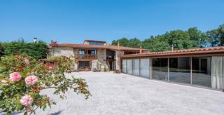 Bauernhof en Sober. Casa restaurada con spa y piscina climatizada en sober