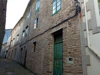 Country house in Mondoñedo. Casa medieval semirestaurada en el centro de mondoñedo