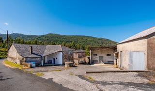 Masia a San Sadurniño. Casa de granja en san sadurniño