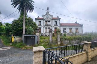 Masia a Ortigueira. Escuela colonial cerca de ortigueira