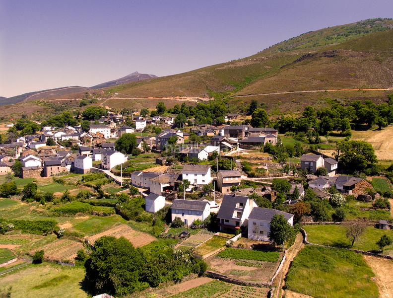 Foto 05410225-7e10-4643-bc45-27badca023ad. Chalet in Palacios del Sil