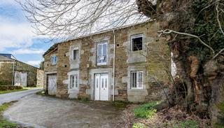 Bauernhof en Castroverde. Casa con muchas posibilidades en un bonito entorno