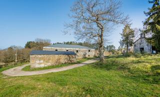Finca rústica a Parroquias del Este. Propiedad semi restaurada con 32 hectáreas, cascada y capilla ce