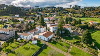 Masía en Bergondo. Pazo histórico con capilla y jardines en bergondo