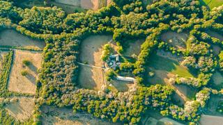 Masia a Outeiro de Rei. Gran pazo con 83 hectáreas de terreno en lugo