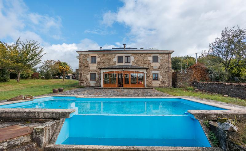 Foto e8995fdf-34a2-4aac-8421-43b05a05cd7d. Chalet mit pool in Parroquias del Este Lugo