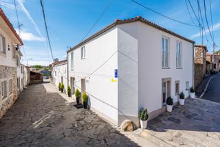 Masia a Melide. Casa moderna en el camino de santiago en furelos, melide