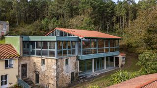 Country house in Outes. Casa semirehabilitada con vistas a la ría en outes