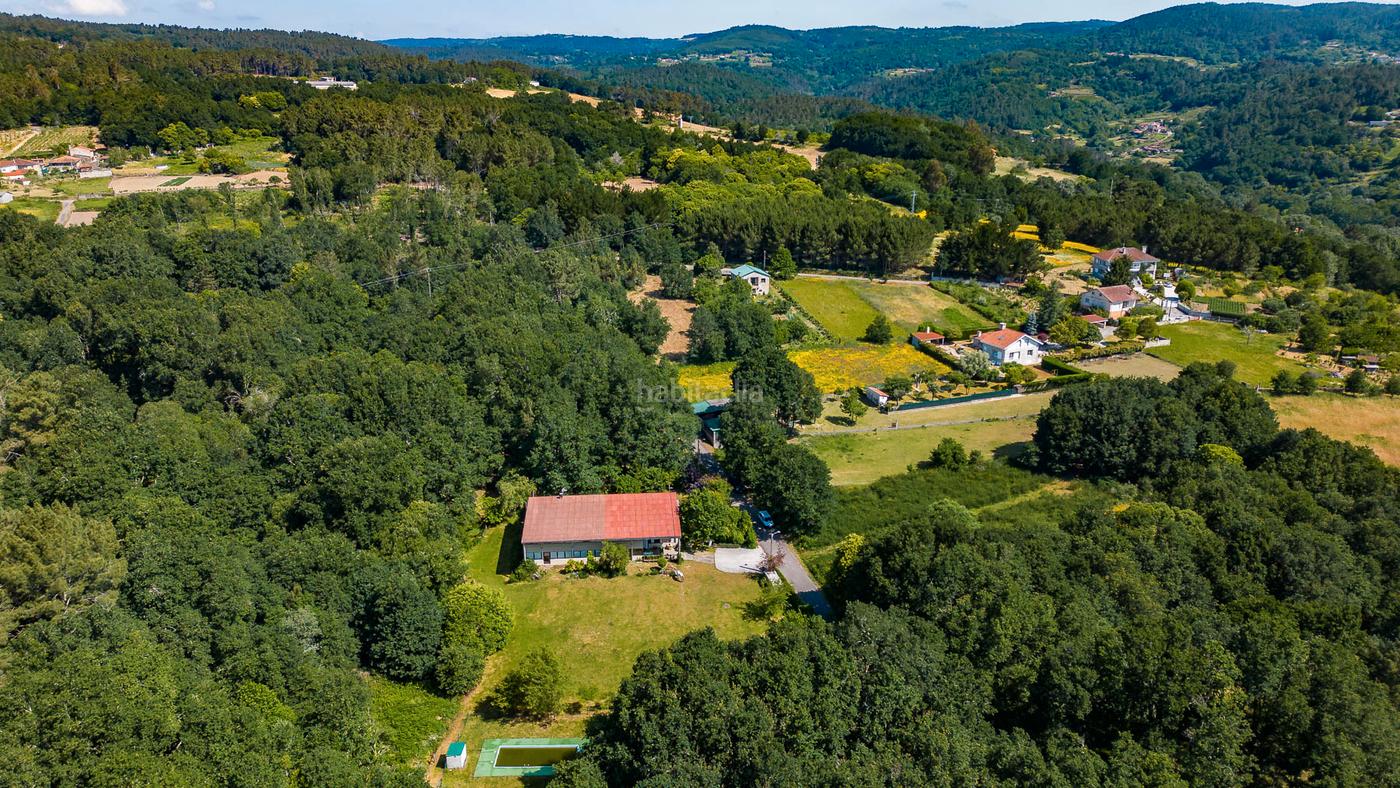 Granja escuela con piscina y reas de recreo en Ourense Coles