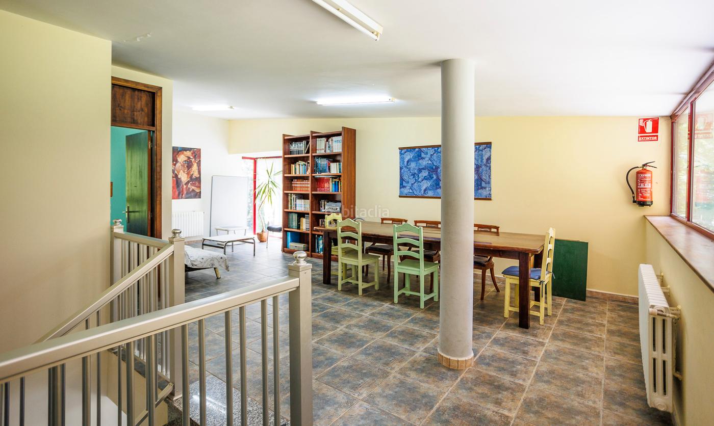 Granja escuela con piscina y reas de recreo en Ourense Coles