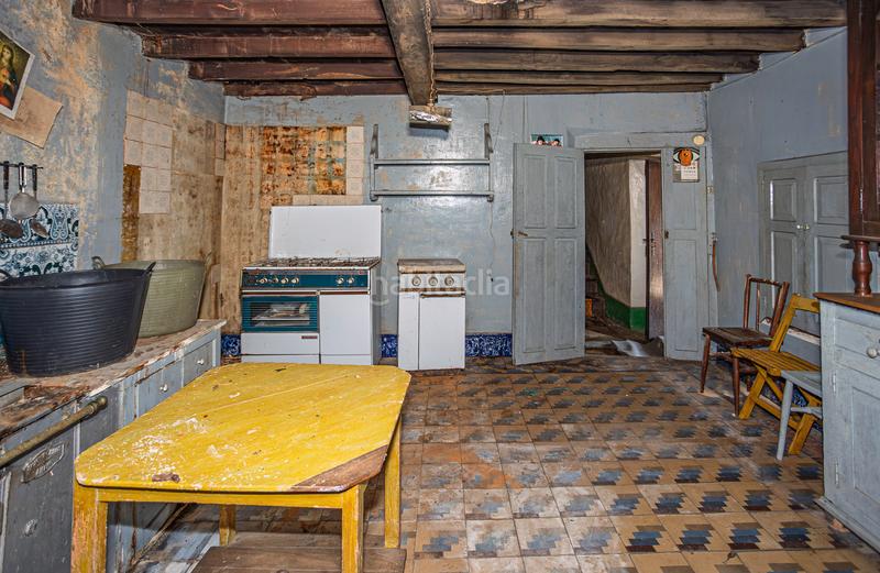 Foto fd3d2179-8c7d-4693-ba94-7c1f96260113. Masía casa rectoral a reformar en Trabada