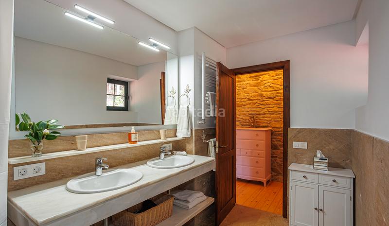 Foto d46a1d0a-edc5-444f-87a7-b43637d46eb7. Masía casa reformada cerca del mar en Cedeira