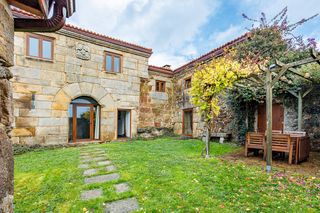 Mas à Laracha. Pazo del siglo xvi completamente restaurado en a laracha
