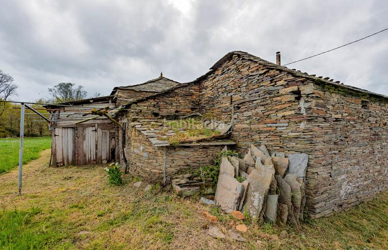 Foto f2f81ca0-b6f8-47e9-9204-c33ad7d4b294. Casale in Outeiro de Rei