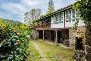 Masia a Vedra. Gran casa del siglo xvi completamente restaurada en vedra