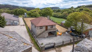 Masia a Palas de Rei. Casa rústica con 3 hectáreas de terreno en palas de rei