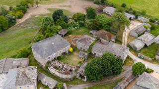 Masia a Castroverde. Pazo rehabilitado con 3 hectáreas de terreno en castroverde
