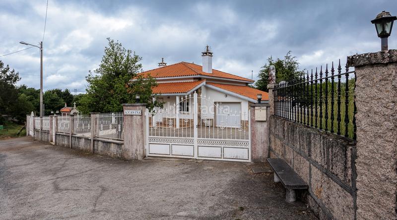 Foto 1f220f5b-ca9a-4cfc-8d81-bfbfb263aacd. Chalet  con finca en Castro Caldelas