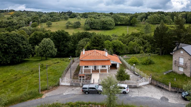 Foto e4589a7c-8605-4514-b30a-d32ab013c69f. Chalet  con finca en Castro Caldelas