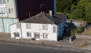 Casale in Rábade. Casa semirestaurada con anexos en rábade