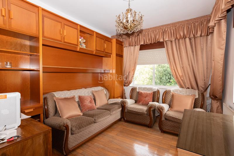 Foto 28db9311-25f6-439a-8bf1-bef9c84355a7. Chalet  de tres plantas con jardines en Begonte