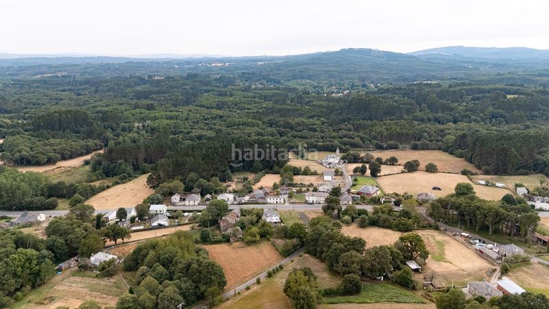 Foto 7c636e85-64bc-43e1-9c01-f8b355375fa7. Chalet  de tres plantas con jardines en Begonte