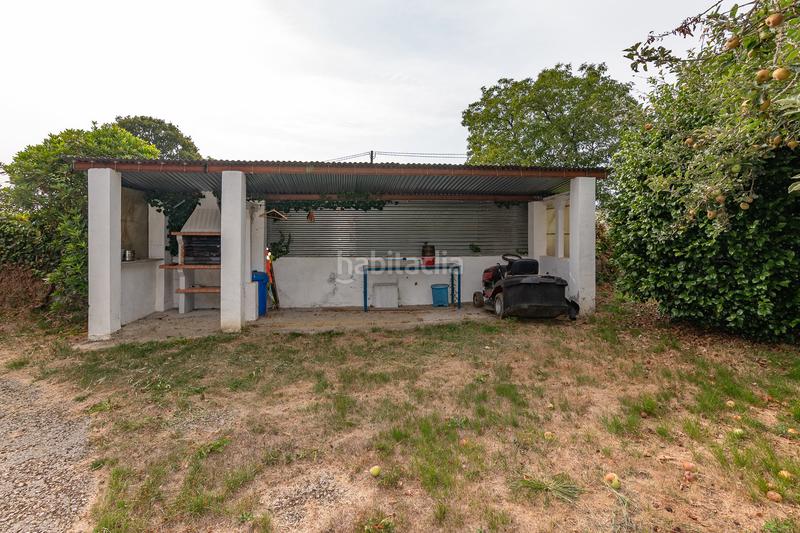 Foto e1e47f7c-3752-46da-b2a4-2665c2d6441d. Chalet  de tres plantas con jardines en Begonte