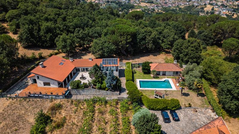 Foto 6e92bfa9-0647-4b29-9563-a4fcfc368c23. Chalet  de lujo con piscina y terrenos en ourense en San Cibrao das Viñas