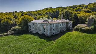 Masia a Castroverde. Pazo histórico del siglo xvii con 9 hectáreas en castroverde