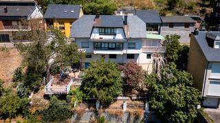 Mas à Vilamartín de Valdeorras. Casa con apartamento independiente y vistas a la montaña en vald