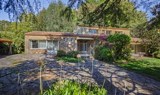 Bauernhof in Teo. Casa con piscina, jardines y arquitectura de diseño en teo