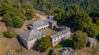 Masia a Fonsagrada (A). Caserío de piedra con 1,7 hectáreas en a fonsagrada