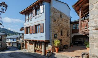 Geschäftsraum in Veiga (A). Casa de turismo rural en activo en peña trevinca