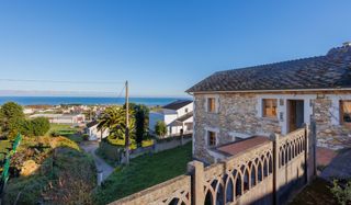 Bauernhof in Foz. Casa semireformada con vistas al mar en foz