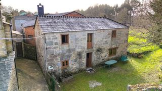 Casale in Guitiriz. Casa de piedra restaurada con finca y alpendre en guitiriz