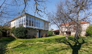 Masia a Vilar de Barrio. Casa de piedra junto al río con piscina y pajar en vilar de barr