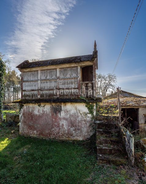 Foto ff3e6449-1370-4d68-a9a8-bcd579559d59. Masia a Vilalba