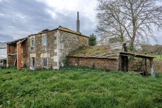 Mas à Begonte. Casa de piedra a rehabilitar en begonte