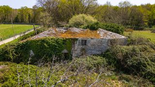 Casale in Outeiro de Rei. Casa rústica a rehabilitar con gran finca en outeiro de rei