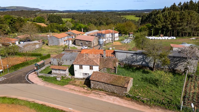 Foto 2db9c280-4b6c-4f3f-a704-b8969caa9f14. Masia a Santiso