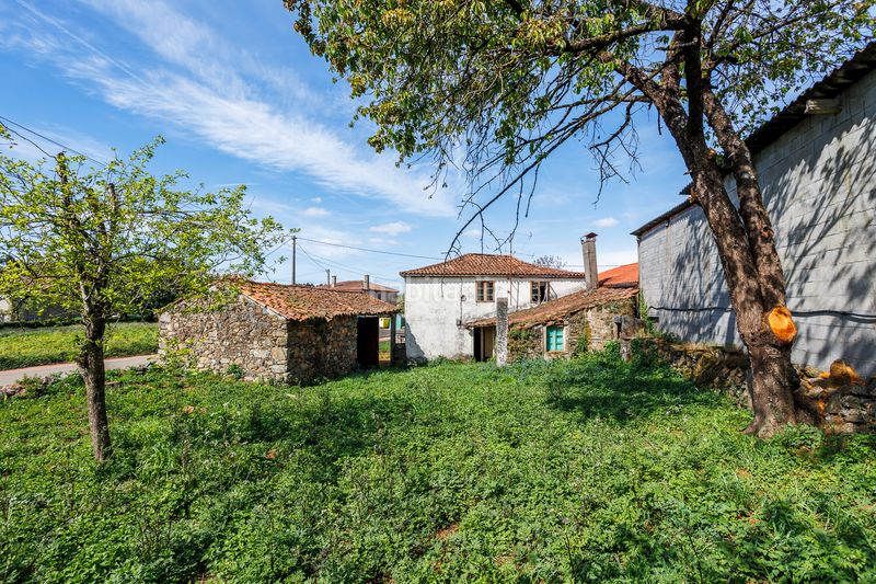 Foto 3a86653b-7bb5-47fa-8da8-1a818ffa2ee3. Masia a Santiso