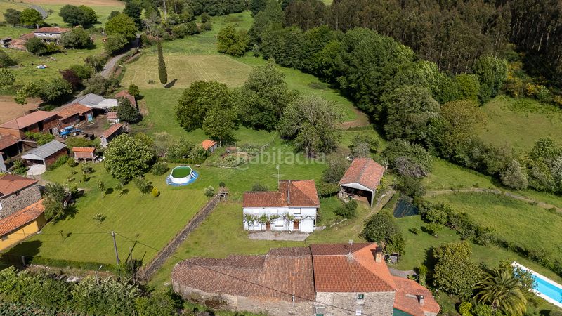 Foto c2b38494-5c2c-4e49-996e-f8f0371165de. Masia a Santiso