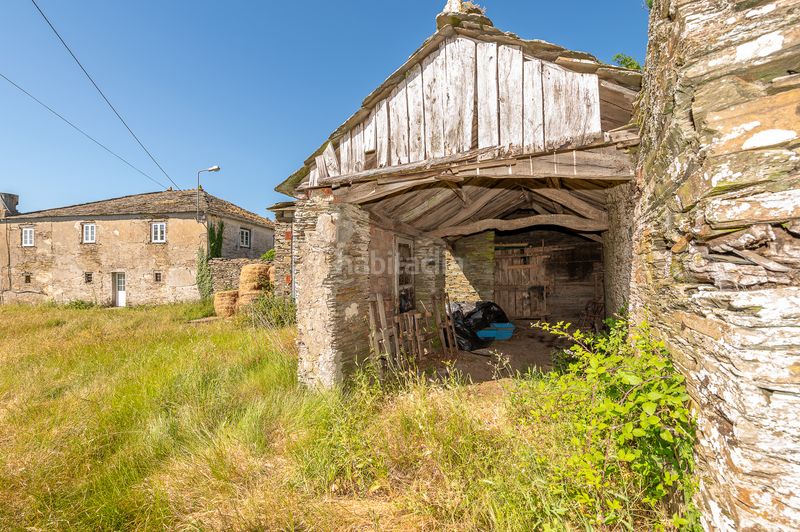 Foto 46ff3a46-2caa-4424-a87e-6b5b575a7fd4. Masía casa rústica con terreno edificable en Outeiro de Rei