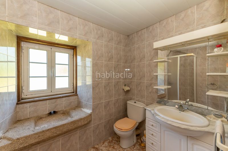 Foto 819d9d8c-b740-45ed-ab65-fa99f0bca819. Masía casa rústica con terreno edificable en Outeiro de Rei