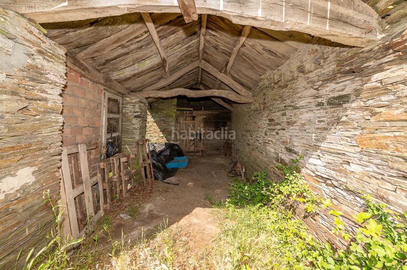 Foto a9ebdeac-0ea9-4b24-87b0-c9e1535c3082. Masía casa rústica con terreno edificable en Outeiro de Rei