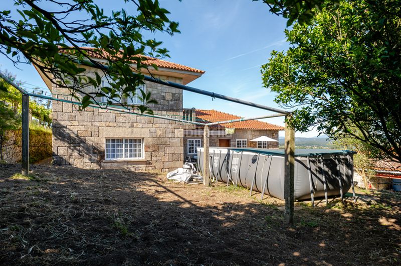 Foto e8752dc4-3017-4496-aa6a-87bcebe42b7c. Masia a Vilanova de Arousa