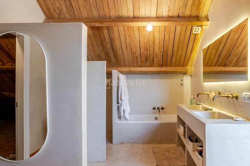 Foto a29bd76a-549e-442c-9384-d1e167a178f8. Masia amb piscina a Samieira Poio