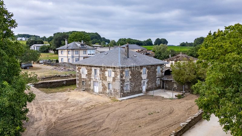 Foto a0cdd19b-a784-457a-a4ce-f00b6d7e3d41. Masia a Parroquias del Oeste Lugo