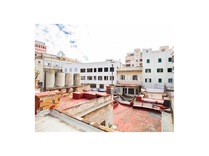 Foto b27264d5-1157-4fd7-9214-bab6fa1193b4. Casa amb aparcament piscina a Plaça dels Patins Palma de Mallorca