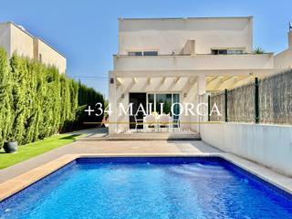 Alquiler Casa adosada  N/a. Casa adosada con piscina privada en vallgornera